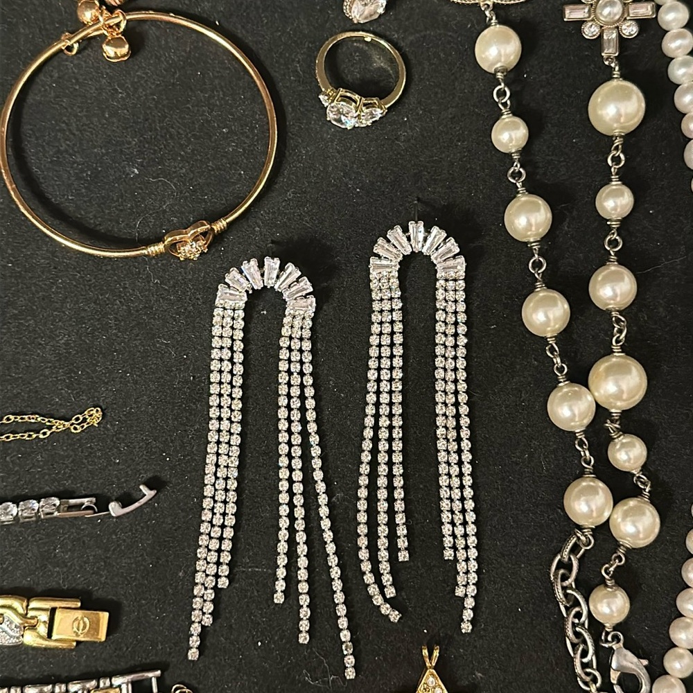 Chandelier earrings